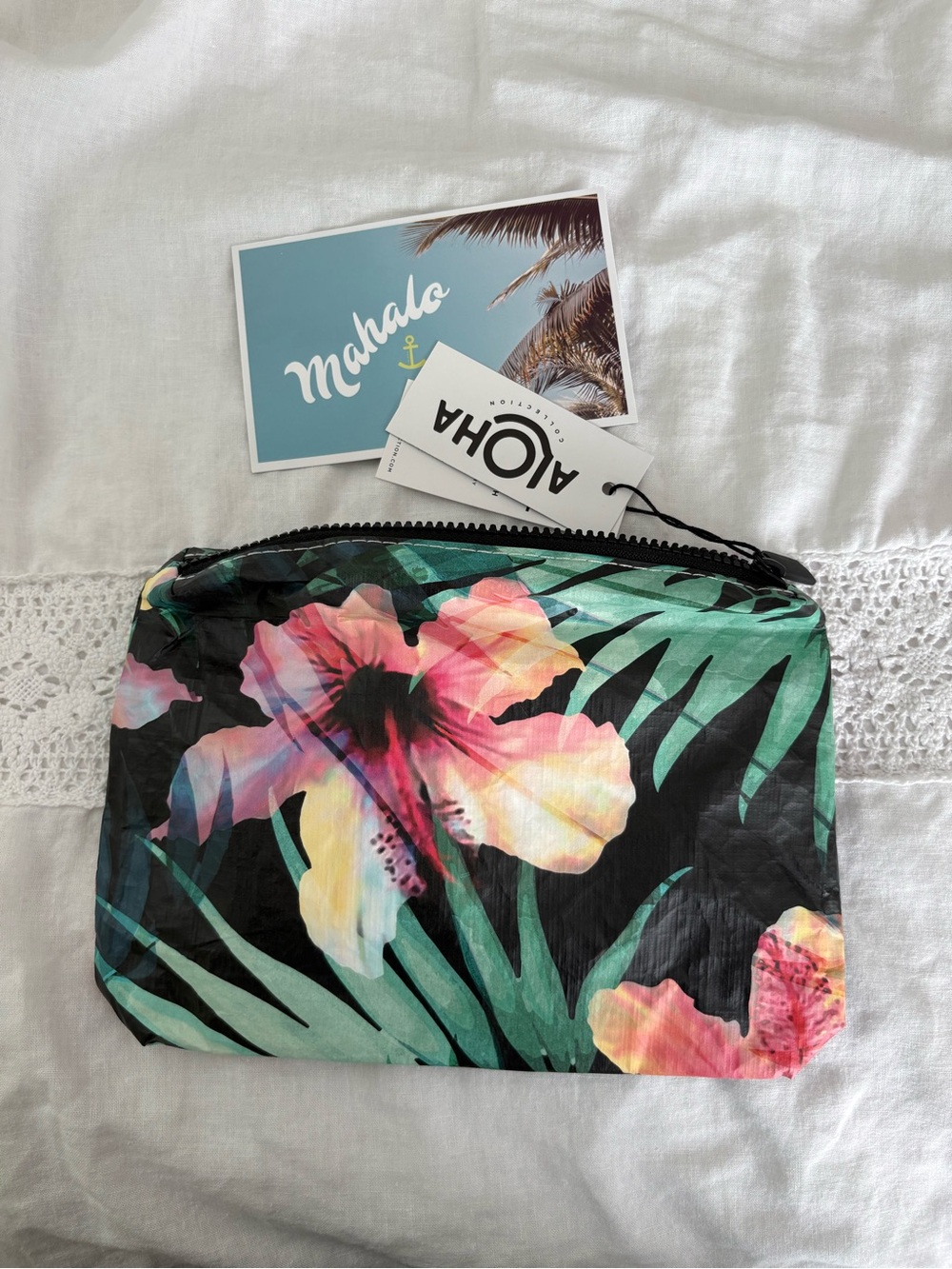 ALOHA Collection Mid Size With Love From Paradise Zip Pouch hibiscus